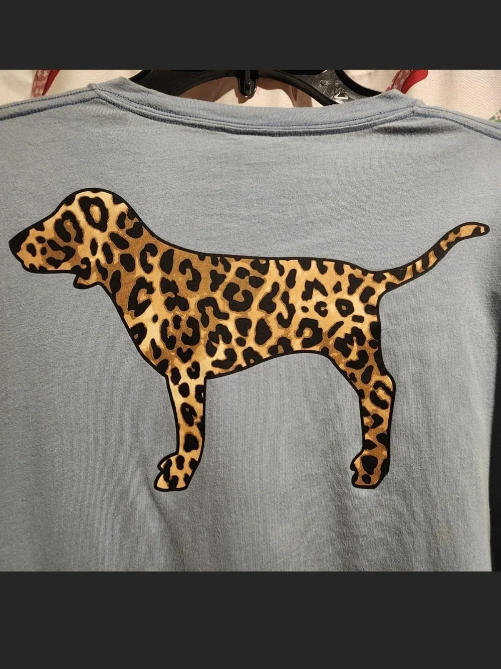 SZ MED VS PINK LEOPARD CAMPUS TEE.